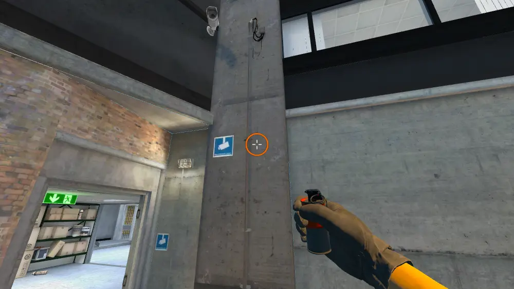 Standing on the Back Of spot on Overpass, the aim mark on the point this flash is thrown at.